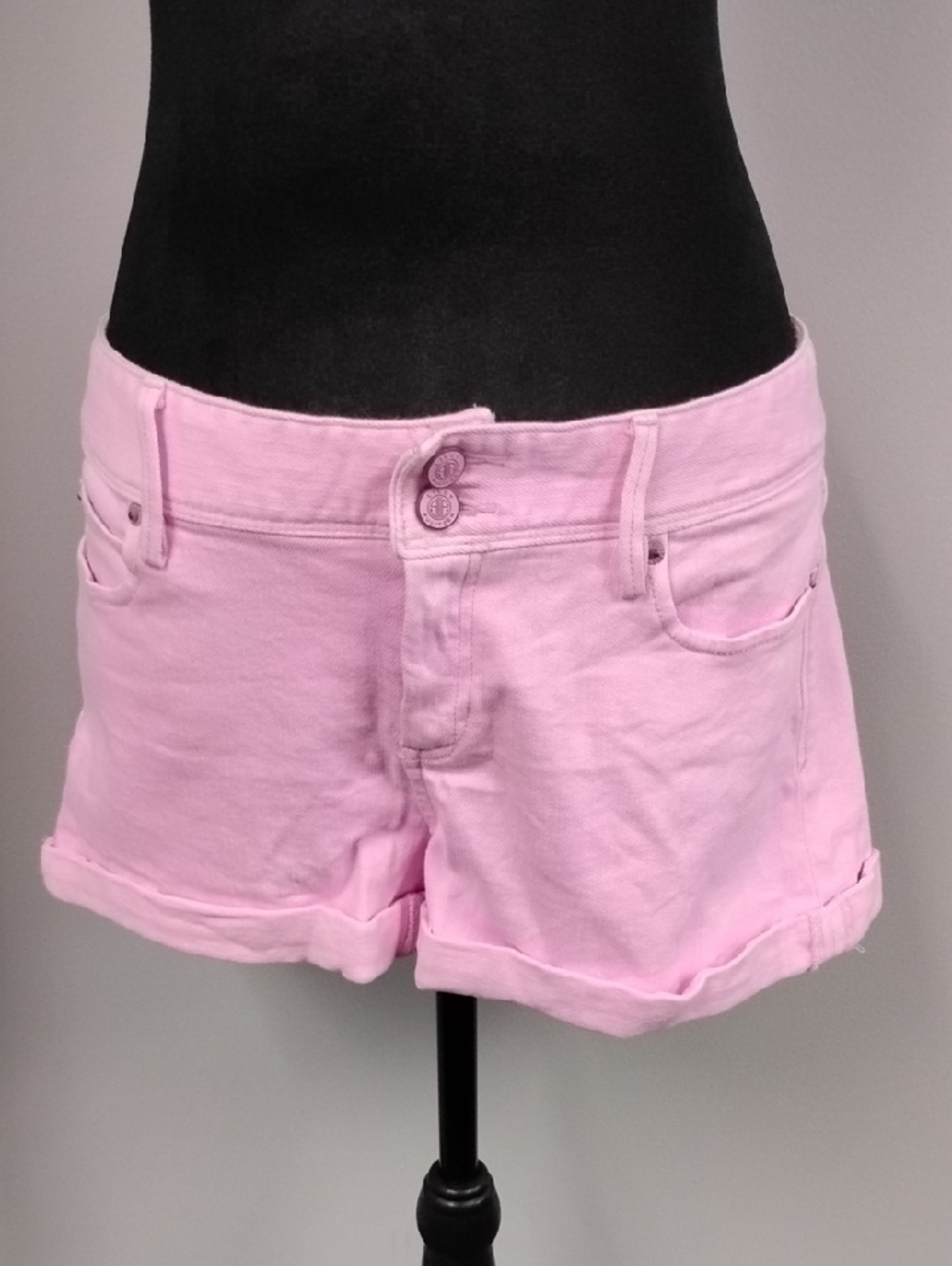 Lilly Pulitzer Light Bubblegum Pink Double-Button Rolled Hem Denim Shorts, Sz 10